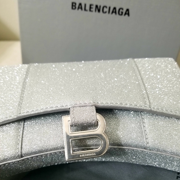 New Authentic balenciaga hourglass wallet on chain - Picture 1 of 6